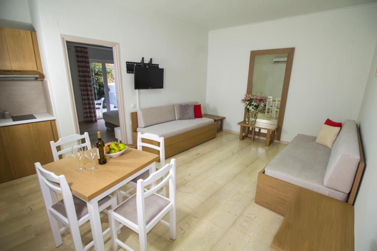 Elia Stalos Apartments Eksteriør billede